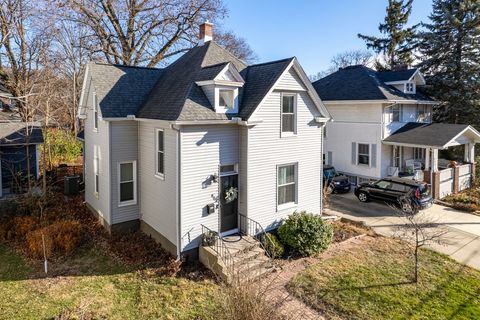 Photo of 802 S Fell Avenue, Normal, IL 61761 (MLS # 12519361)