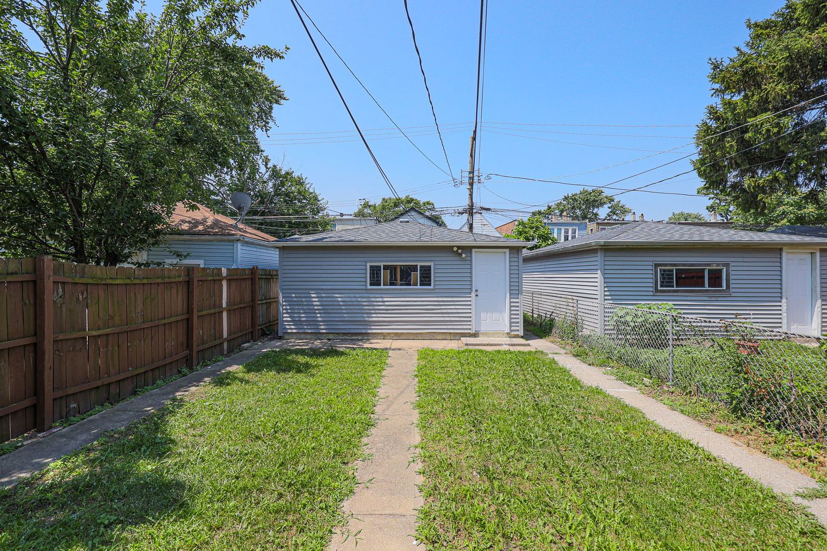 1712 N Springfield Avenue