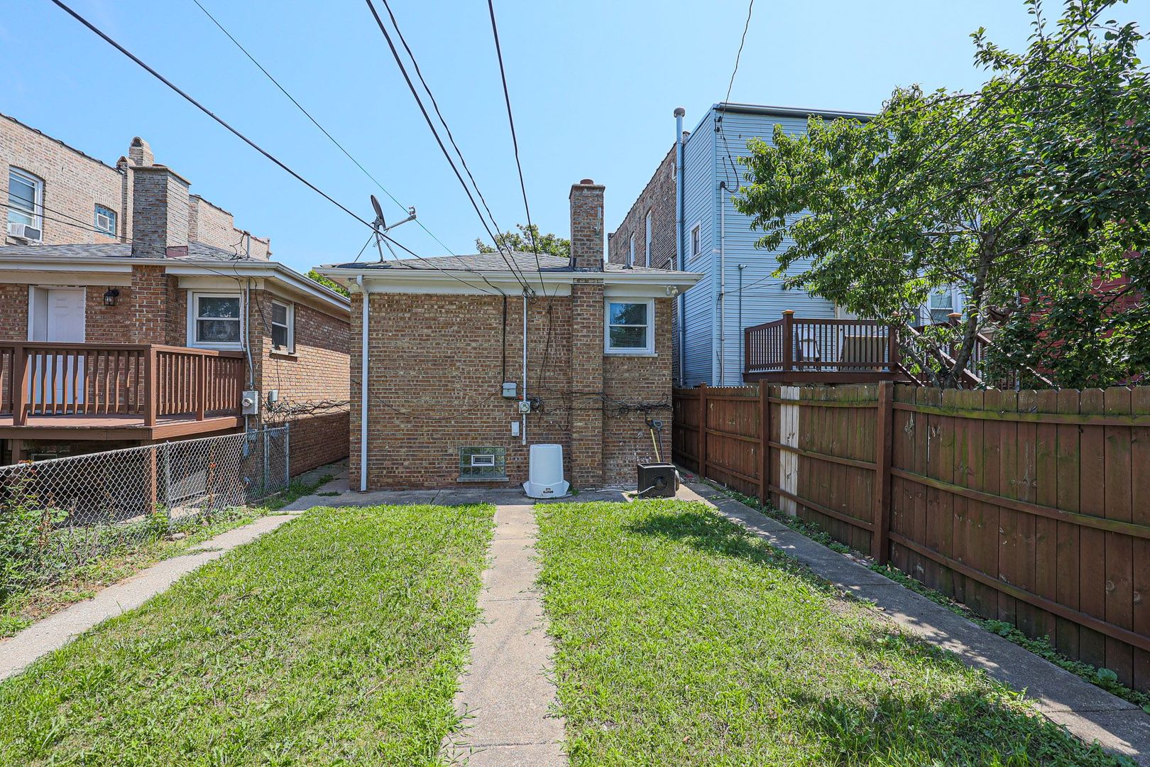 1712 N Springfield Avenue