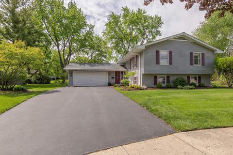Photo of 520 S 15th Court, St. Charles, IL 60174 (MLS # 12645214)