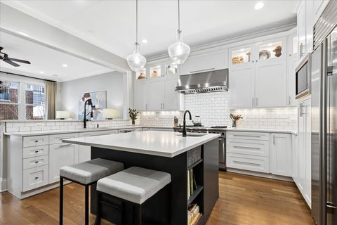 Tiny photo for 2723 N MAGNOLIA Avenue, Chicago, IL 60614 (MLS # 12582262)