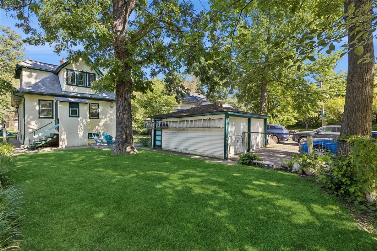 2716 Woodbine Avenue