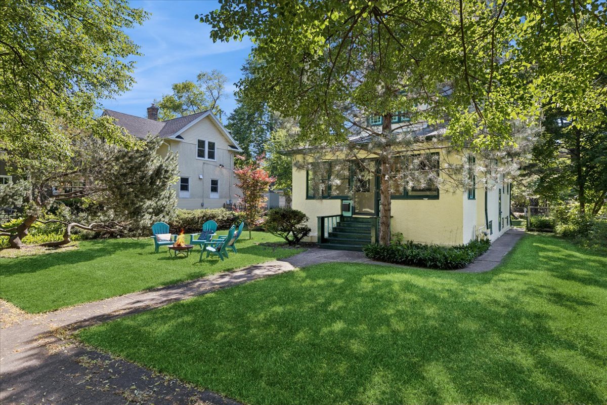 2716 Woodbine Avenue