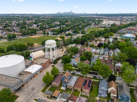 Tiny photo for 3002 Wesley Avenue, Berwyn, IL 60402 (MLS # 12400398)