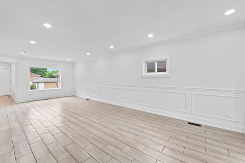 Tiny photo for 3002 Wesley Avenue, Berwyn, IL 60402 (MLS # 12400398)