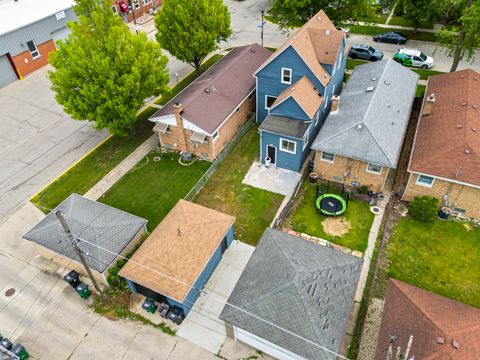 Tiny photo for 3002 Wesley Avenue, Berwyn, IL 60402 (MLS # 12400398)