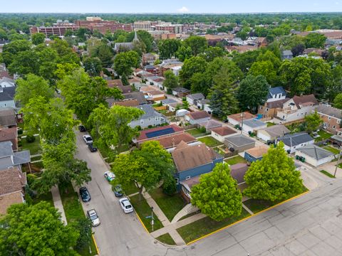 Tiny photo for 3002 Wesley Avenue, Berwyn, IL 60402 (MLS # 12400398)