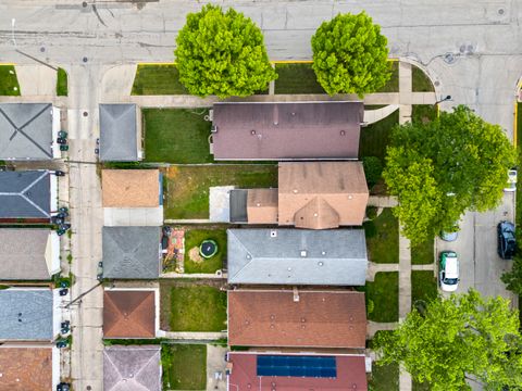 Tiny photo for 3002 Wesley Avenue, Berwyn, IL 60402 (MLS # 12400398)