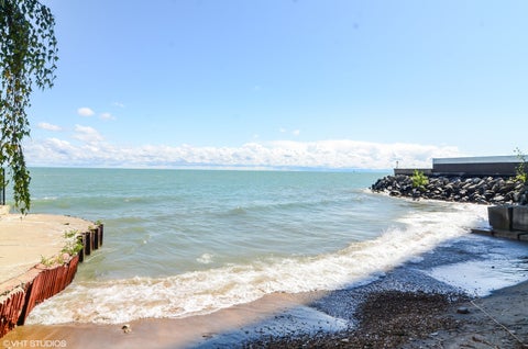 Tiny photo for 6121 N Sheridan Road #3A, Chicago, IL 60660 (MLS # 12687599)