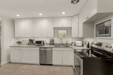Tiny photo for 6121 N Sheridan Road #3A, Chicago, IL 60660 (MLS # 12687599)