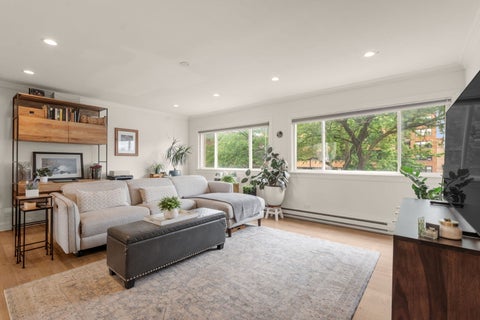 Tiny photo for 6121 N Sheridan Road #3A, Chicago, IL 60660 (MLS # 12687599)