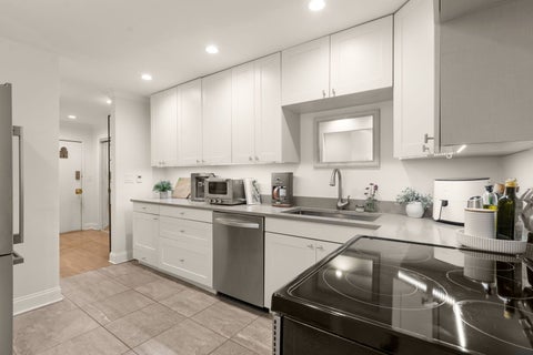 Tiny photo for 6121 N Sheridan Road #3A, Chicago, IL 60660 (MLS # 12687599)