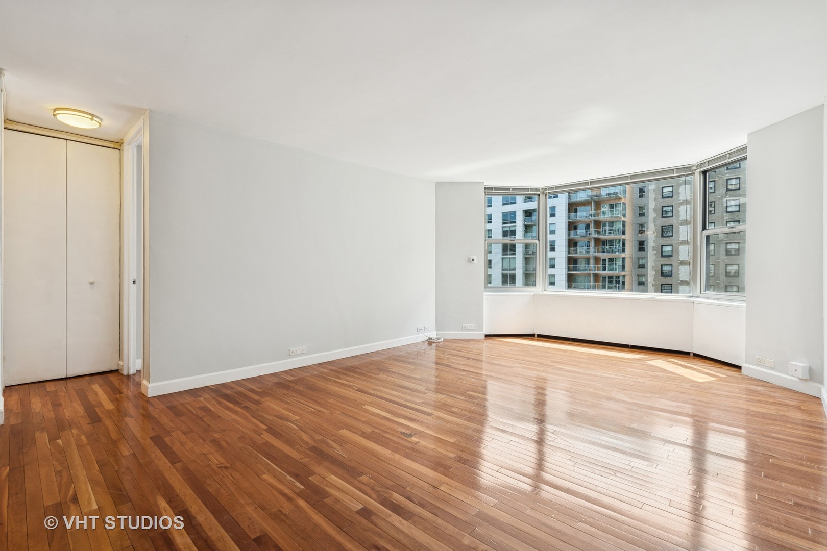 535 N Michigan Avenue 2106