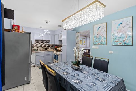 Tiny photo for 1723 W Thome Avenue, Chicago, IL 60660 (MLS # 12479600)