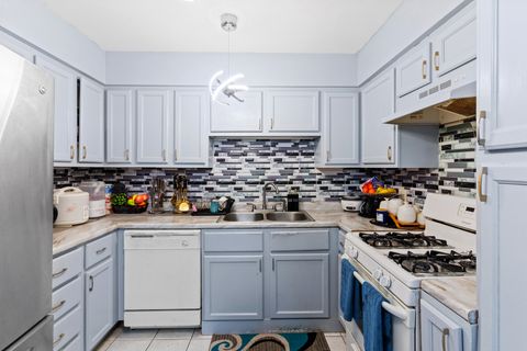 Tiny photo for 1723 W Thome Avenue, Chicago, IL 60660 (MLS # 12479600)