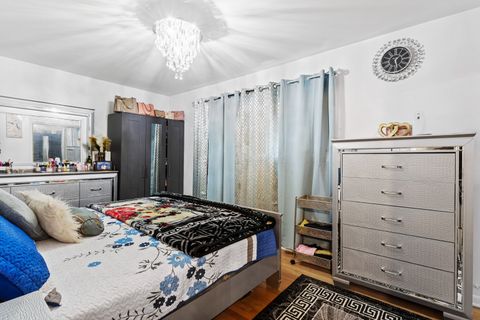 Tiny photo for 1723 W Thome Avenue, Chicago, IL 60660 (MLS # 12479600)