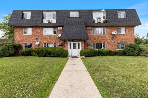 Photo of 17138 71st Avenue #5, Tinley Park, IL 60477 (MLS # 12716392)