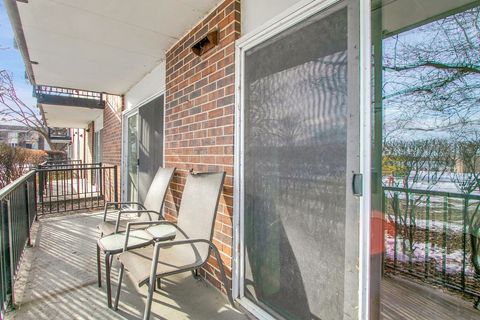 Tiny photo for 5S040 Pebblewood Lane #E103, Naperville, IL 60563 (MLS # 12527909)