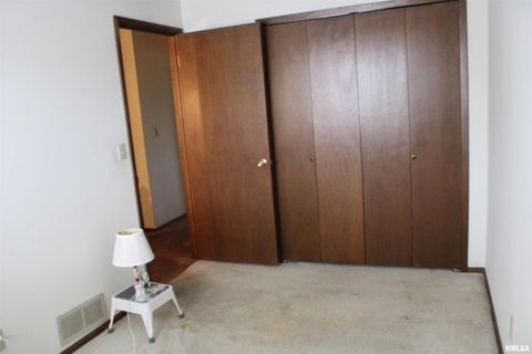 Tiny photo for 3542 CEDARVIEW Court #3542, Bettendorf, IA 52722 (MLS # QC4267037)