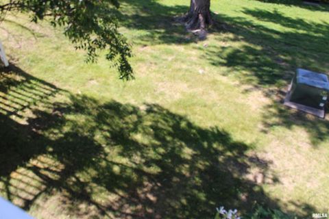 Tiny photo for 3542 CEDARVIEW Court #3542, Bettendorf, IA 52722 (MLS # QC4267037)