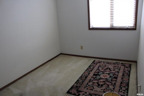 Tiny photo for 3542 CEDARVIEW Court #3542, Bettendorf, IA 52722 (MLS # QC4267037)