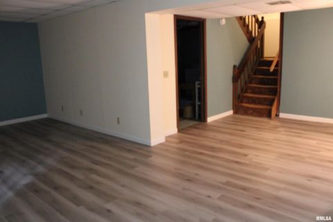 Tiny photo for 3542 CEDARVIEW Court #3542, Bettendorf, IA 52722 (MLS # QC4267037)