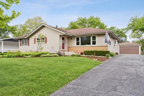 Photo of 5324 Clover Drive, Lisle, IL 60532 (MLS # 12623999)