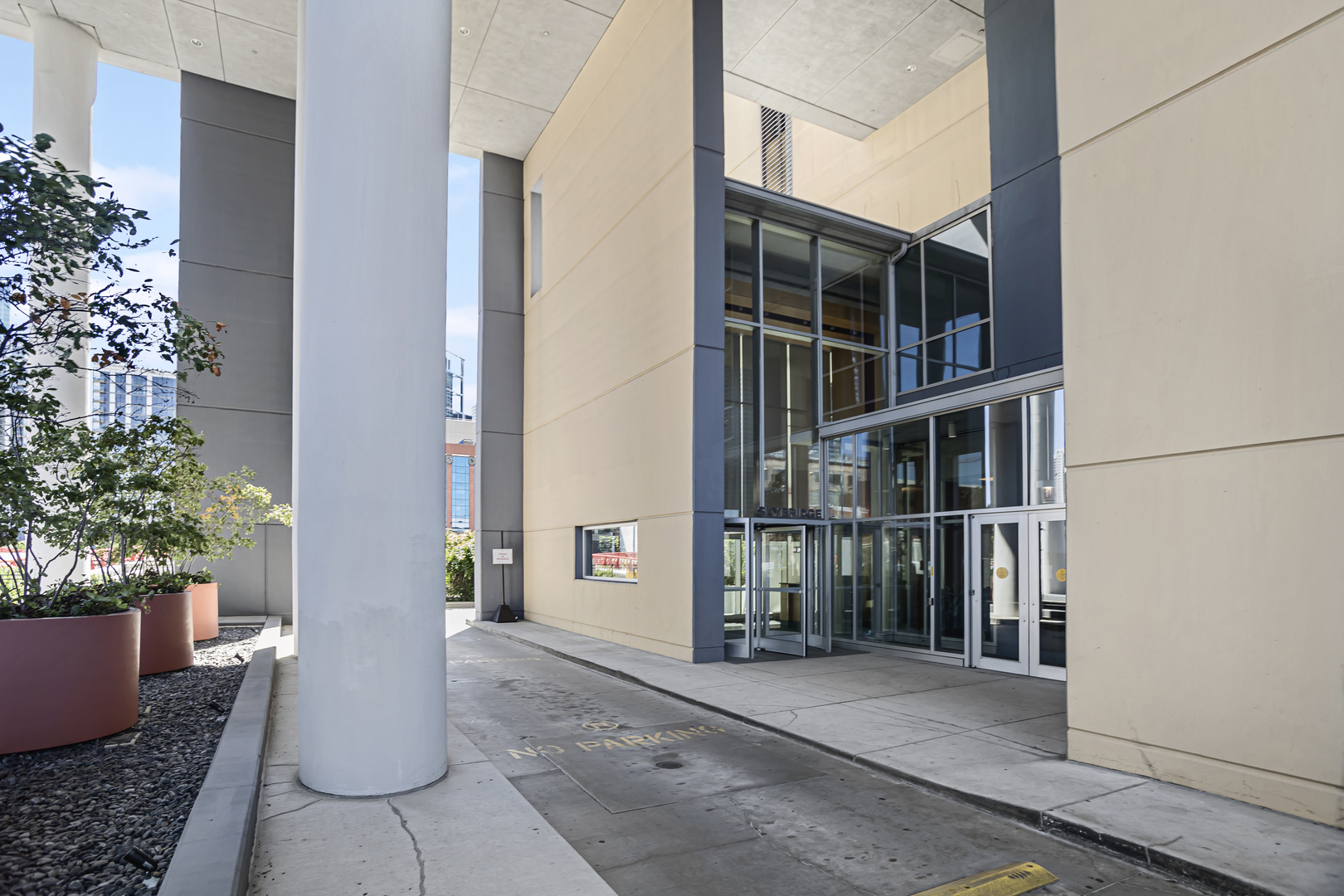 737 W Washington Boulevard 609