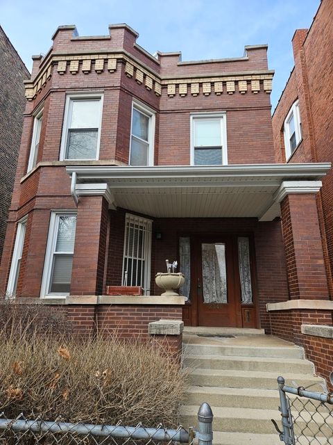 2340 W Thomas Street 1F Chicago IL 60622