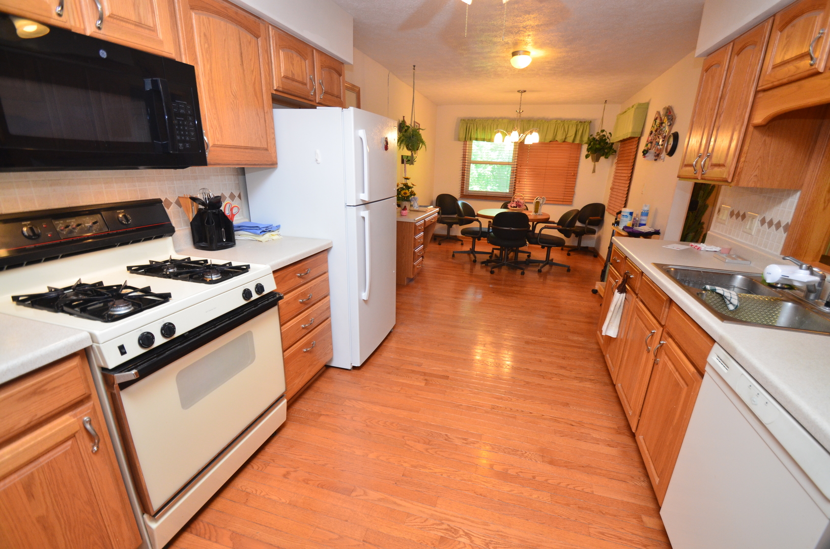 Properties 4 2940 Imperial Oaks Drive