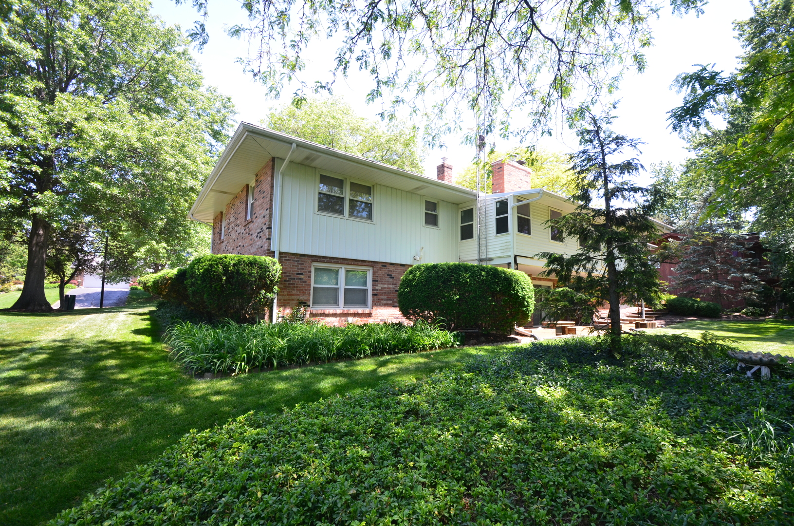 Properties 1 2940 Imperial Oaks Drive