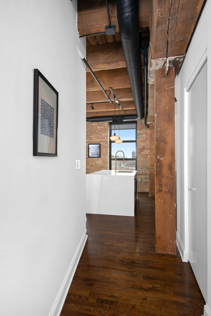 106 N Aberdeen Street 5H