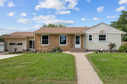 Photo of 828 10th Street, Bettendorf, IA 52722 (MLS # 12768455)