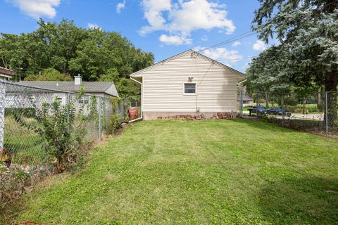 Tiny photo for 828 10th Street, Bettendorf, IA 52722 (MLS # 12768455)