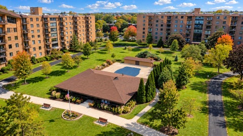 Tiny photo for 1747 W Crystal Lane #301, Mount Prospect, IL 60056 (MLS # 12790099)