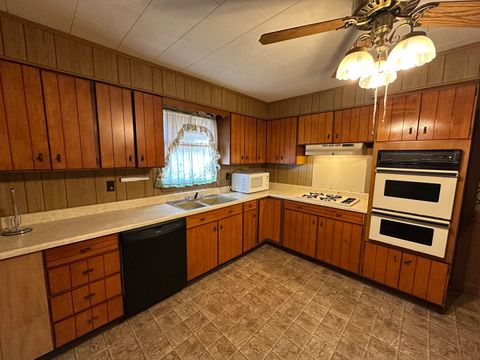 Tiny photo for 904 E Bridge Street, Streator, IL 61364 (MLS # 12515128)