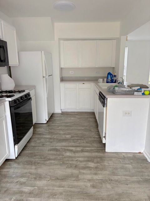 Tiny photo for 1066 Four Seasons Boulevard, Aurora, IL 60504 (MLS # 12657104)