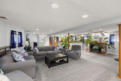 Tiny photo for 6141 N Maplewood Avenue, Chicago, IL 60659 (MLS # 12678479)