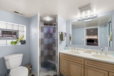 Tiny photo for 6141 N Maplewood Avenue, Chicago, IL 60659 (MLS # 12678479)