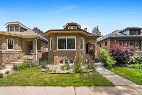 Photo of 6141 N Maplewood Avenue, Chicago, IL 60659 (MLS # 12678479)