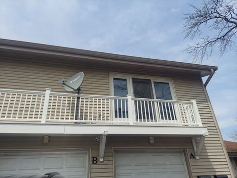 207 Emerson Court D Bloomingdale IL 60108