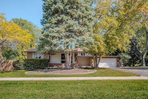Photo of 918 S RADDANT Road, Batavia, IL 60510 (MLS # 12473291) Photo of 918 S RADDANT Road, Batavia, IL 60510 (MLS # 12473291)