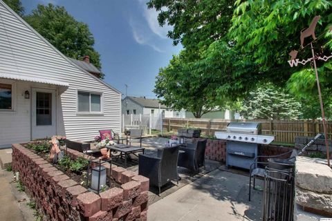 Tiny photo for 2814 Hampshire Street, Quincy, IL 62301 (MLS # 12651871)