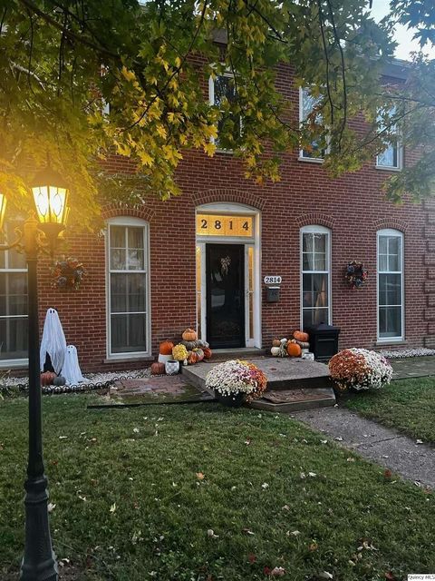 Tiny photo for 2814 Hampshire Street, Quincy, IL 62301 (MLS # 12651871)