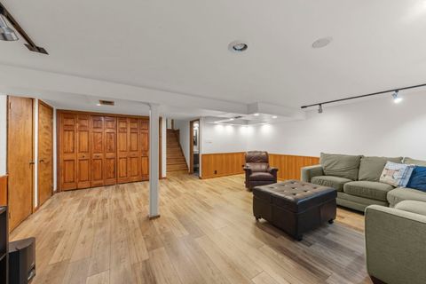 Tiny photo for 188 S Ellyn Avenue, Glen Ellyn, IL 60137 (MLS # 12641447)