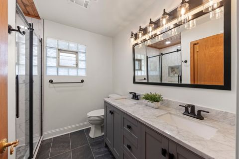Tiny photo for 188 S Ellyn Avenue, Glen Ellyn, IL 60137 (MLS # 12641447)