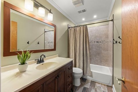 Tiny photo for 188 S Ellyn Avenue, Glen Ellyn, IL 60137 (MLS # 12641447)