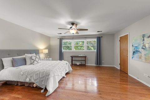 Tiny photo for 188 S Ellyn Avenue, Glen Ellyn, IL 60137 (MLS # 12641447)