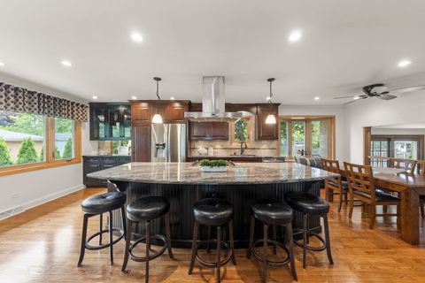 Tiny photo for 188 S Ellyn Avenue, Glen Ellyn, IL 60137 (MLS # 12641447)