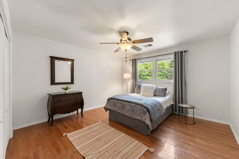 Tiny photo for 188 S Ellyn Avenue, Glen Ellyn, IL 60137 (MLS # 12641447)